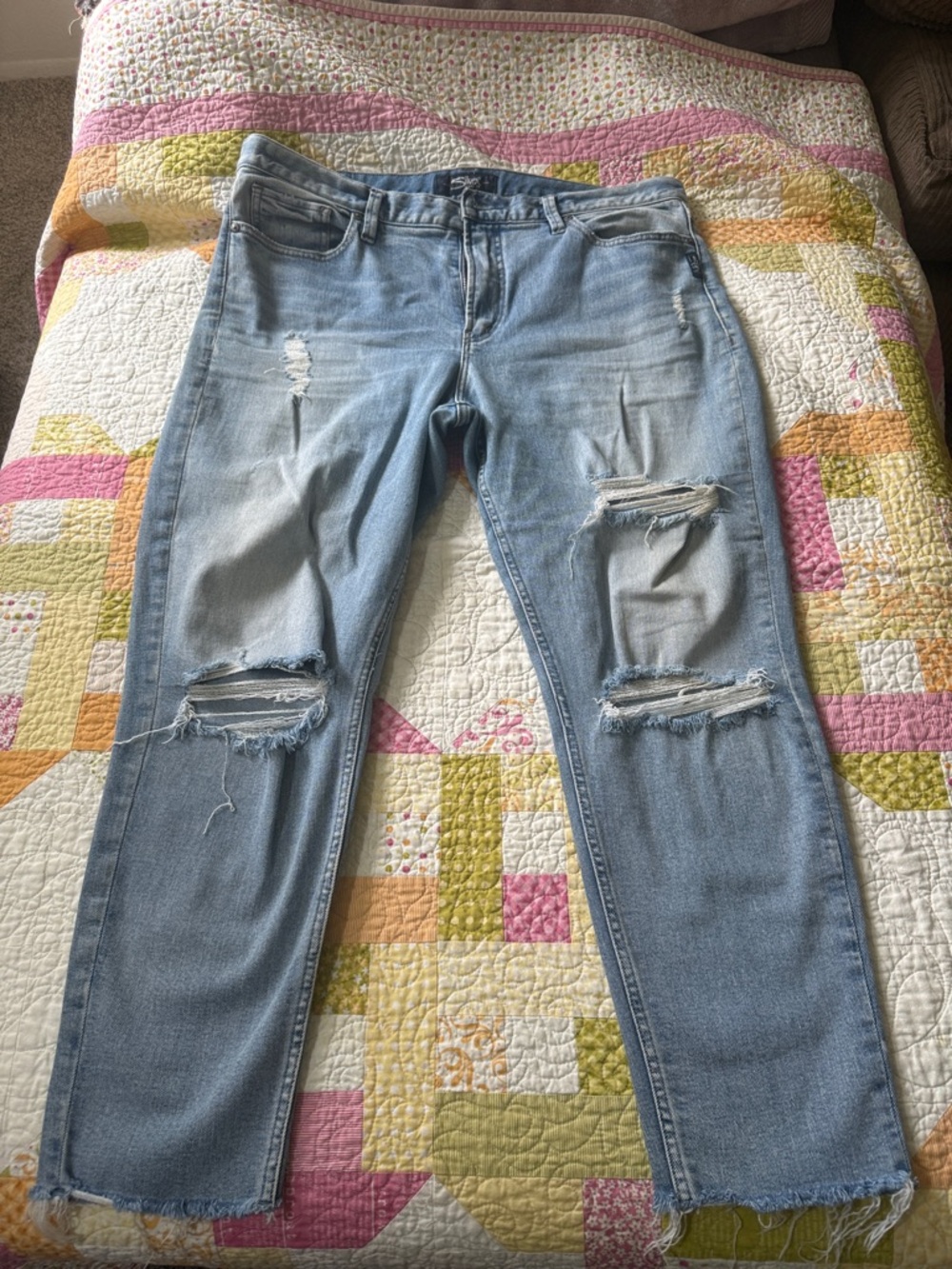 Silver Jeans Light Wash Ripped Mom Jean